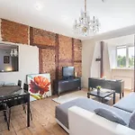 Sunny 1-Bedroom Bright And Cozy