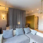 Sunny 1-Bedroom Bright And Cozy